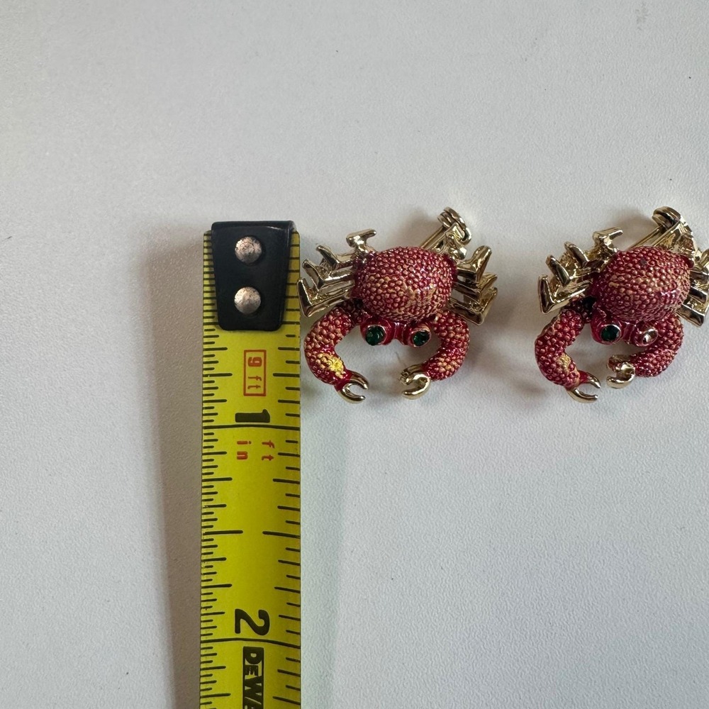 Vintage Red Enamel Crab pair of brooches/pins Gold Tone Nautical Rhinestone Eye - Picture 3 of 9